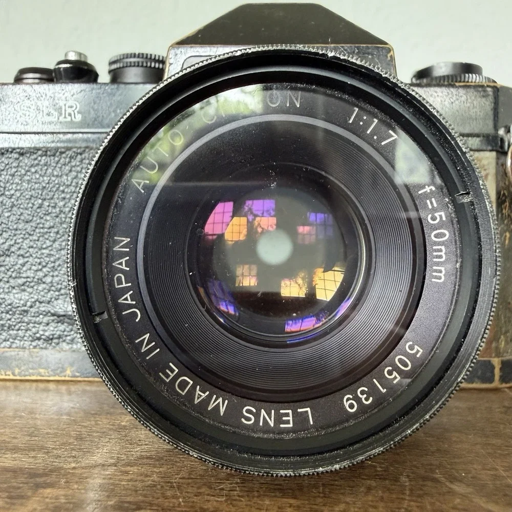 Vintage 1979 CHINON 35mm Film SLR Camera with 50mm f/1:1.7 - Untested‎ Body Lens